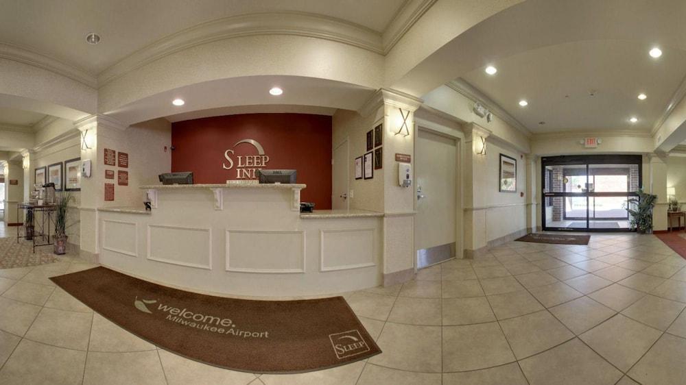 Sleep & Airport Hotel